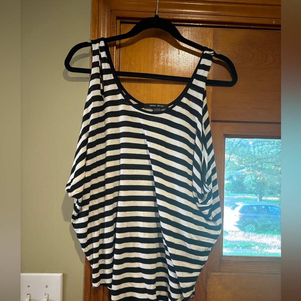 Olive Olivia top